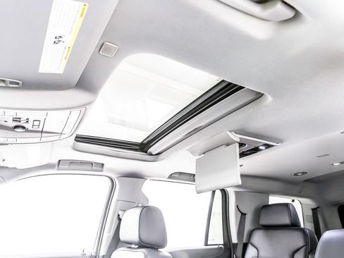 Used 2019 Chevrolet Tahoe Premier AWD/4WD image 15