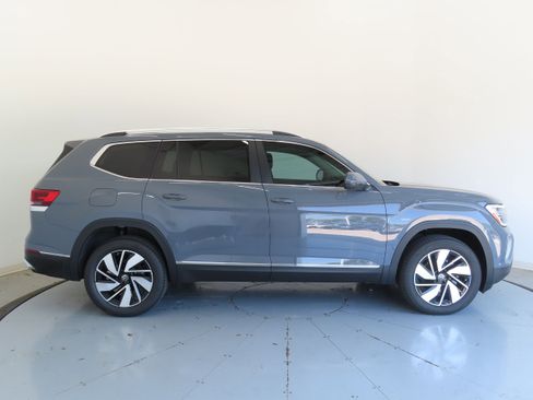 New 2025 Volkswagen Atlas SEL image 2