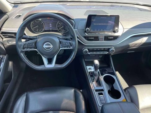 Used 2025 Nissan Altima 2.5 SR AWD/4WD image 13