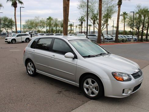 Used 2009 Kia Spectra5 SX image 7