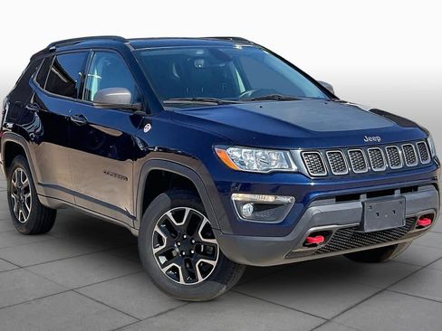 Used 2019 Jeep Compass Trailhawk w/ Leather Interior Group AWD/4WD image 3