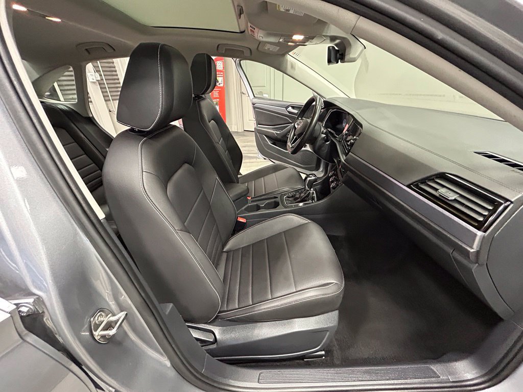 Used 2024 Volkswagen Jetta SE FWD image 39