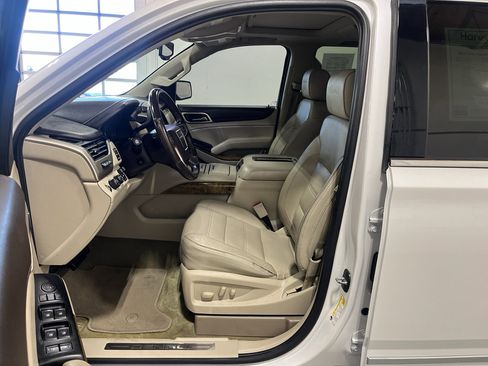 Used 2017 GMC Yukon XL Denali w/ Open Road Package AWD/4WD image 26