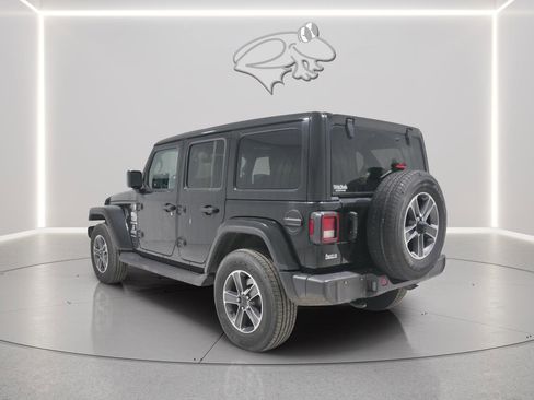 Used 2023 Jeep Wrangler Sahara w/ Cold Weather Group image 9