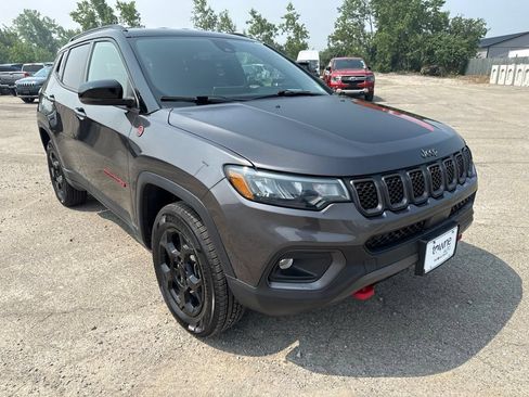 Used 2023 Jeep Compass Trailhawk AWD/4WD image 10