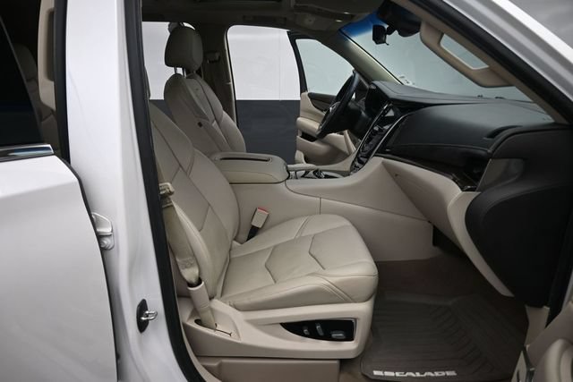 Used 2018 Cadillac Escalade ESV Premium Luxury AWD/4WD image 31