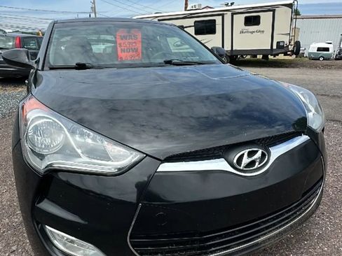 Used 2012 Hyundai Veloster w/ Style Pkg FWD image 4