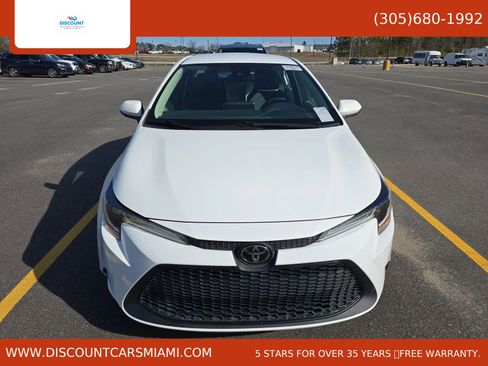 Used 2021 Toyota Corolla LE image 1