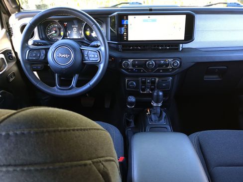 Used 2024 Jeep Wrangler Sport S w/ LED Headlamp & Fog Lamp Group image 15