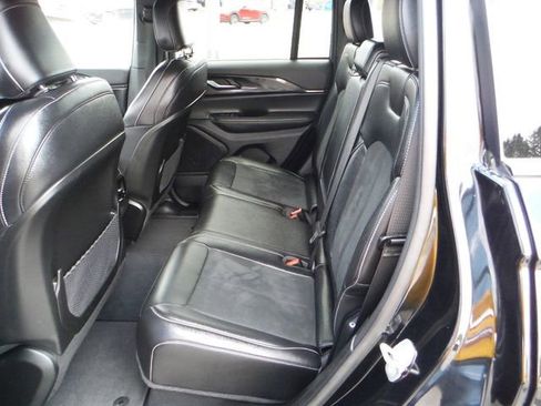 Used 2023 Jeep Grand Cherokee Altitude AWD/4WD image 36