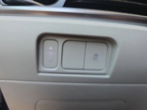 Certified 2025 Kia Sorento S FWD image 26