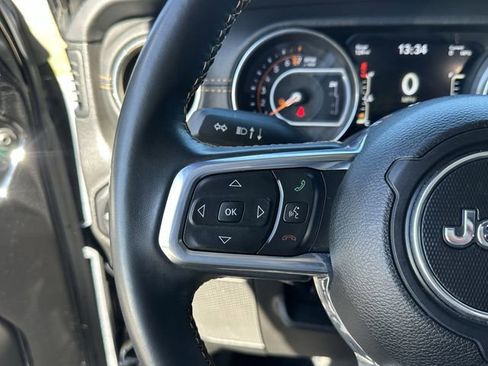 Used 2022 Jeep Gladiator Overland AWD/4WD image 29