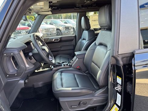 New 2025 Ford Bronco Outer Banks image 9