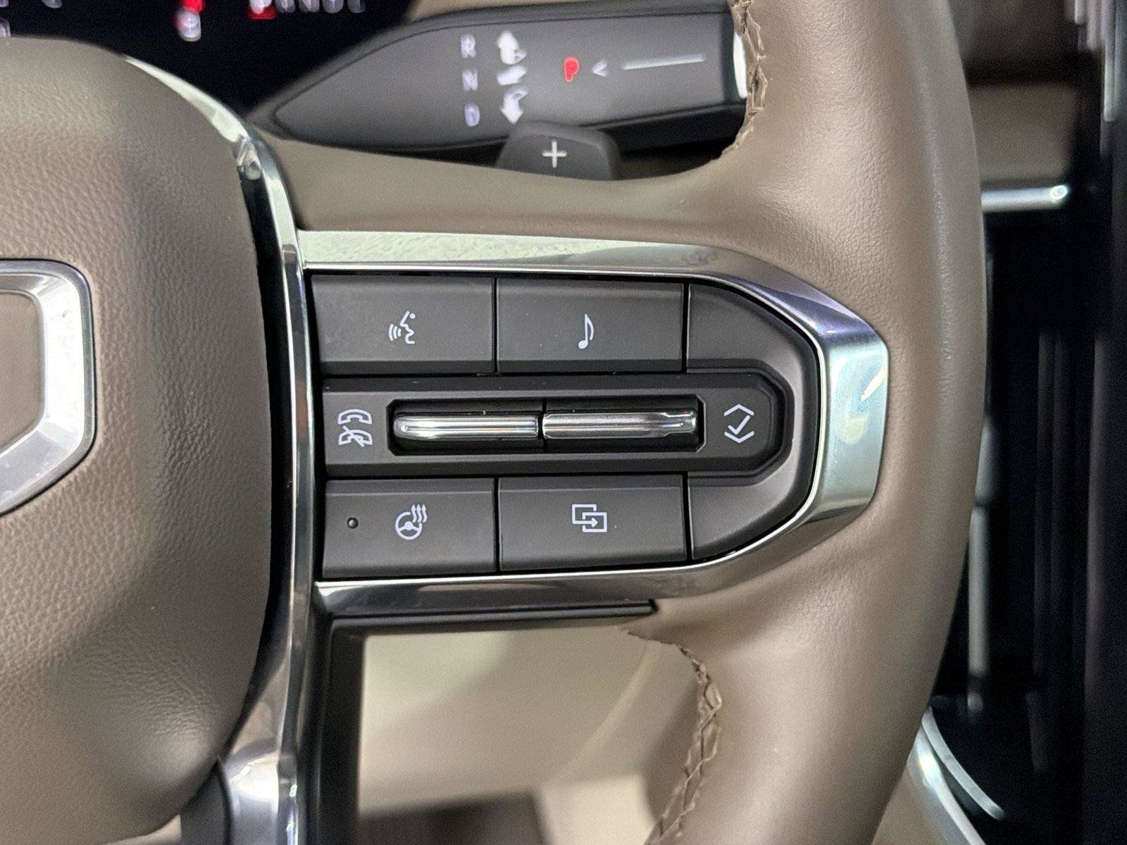 Used 2025 GMC Yukon XL Denali w/ Sun & Power Step Package RWD image 27