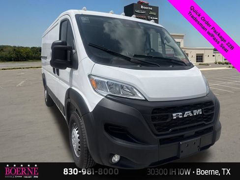 Used 2025 RAM ProMaster 2500 w/ Convenience Group FWD image 6