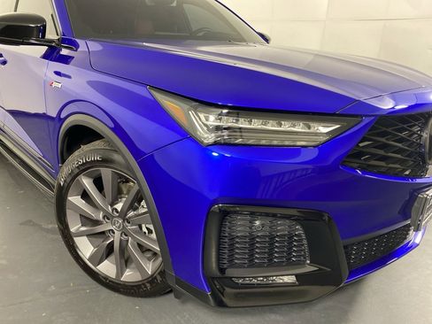 Used 2025 Acura MDX A-Spec image 3