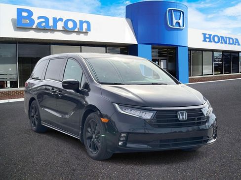 Used 2023 Honda Odyssey Sport image 1
