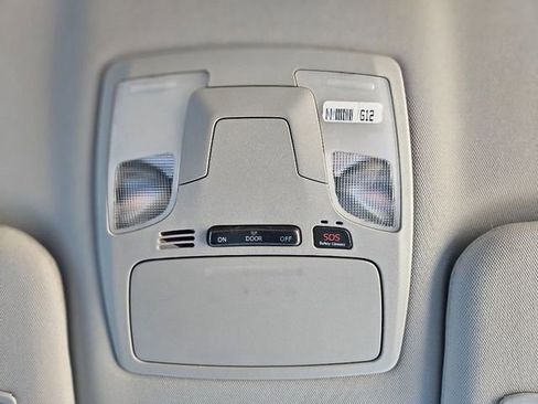 Used 2020 Toyota Sienna L image 26