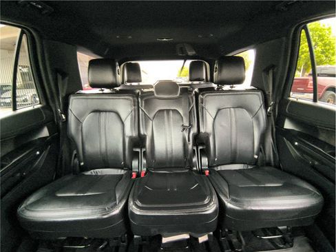 Used 2018 Ford Expedition Limited RWD image 8