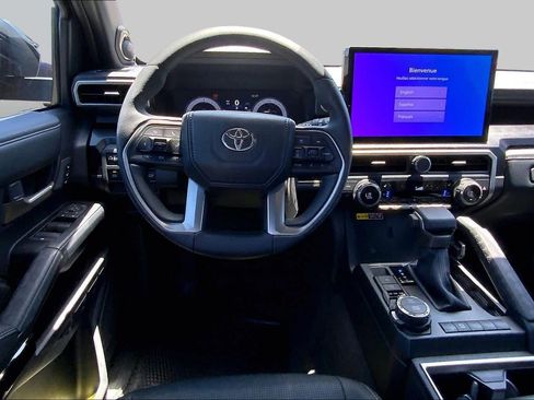 Used 2025 Toyota 4Runner Limited AWD/4WD image 6
