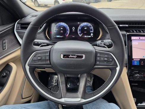 New 2025 Jeep Grand Cherokee Limited w/ Luxury Tech Group II image 26