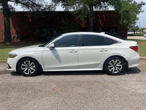 Used 2024 Honda Civic LX image 2