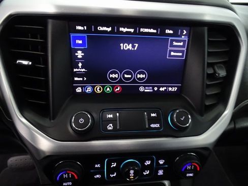 Used 2023 GMC Acadia SLE w/ Driver Convenience Package image 14