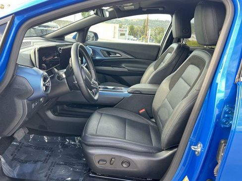 Used 2025 Chevrolet Equinox EV LT w/ Convenience Package image 18