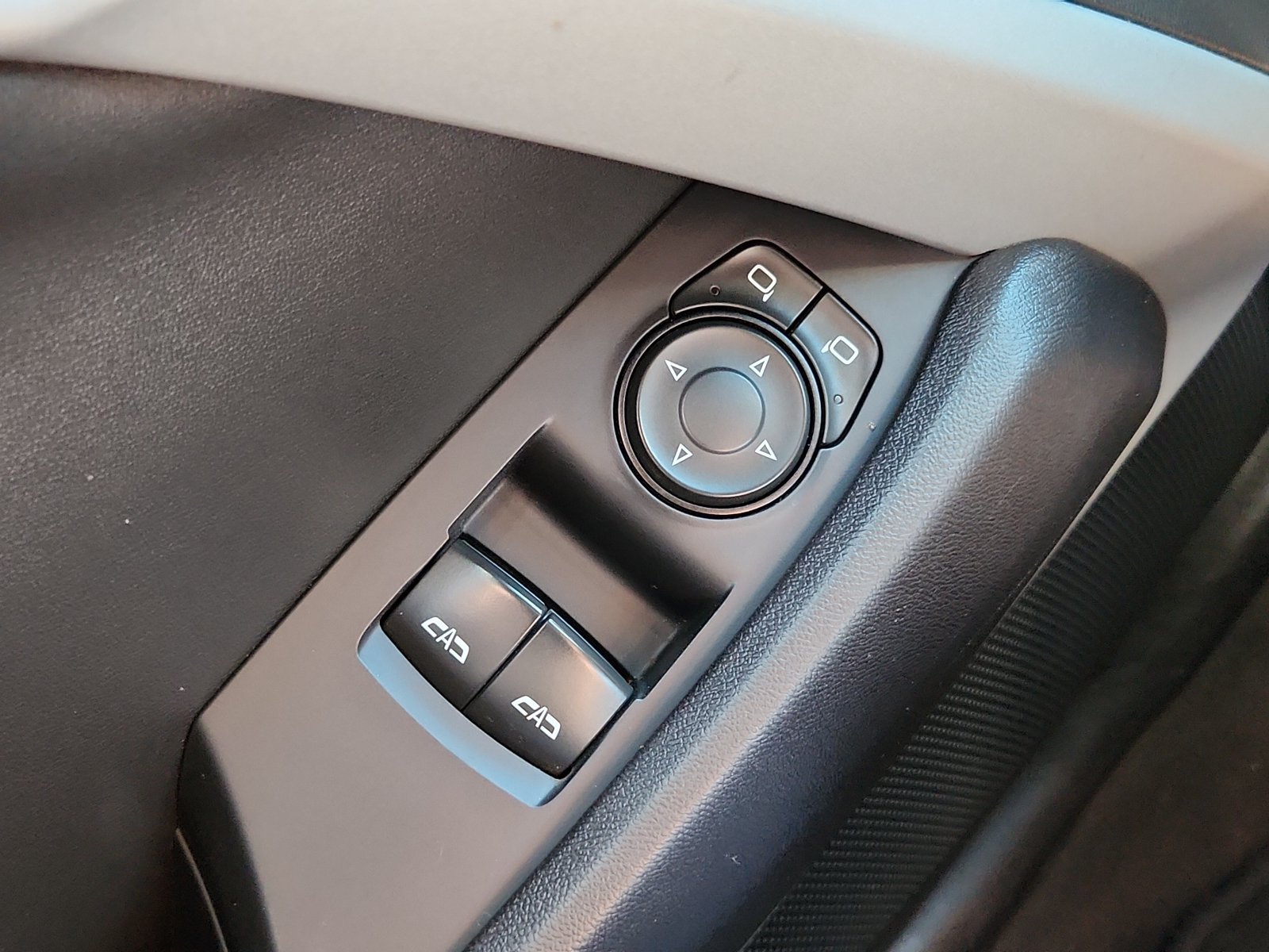 Used 2023 Chevrolet Camaro LT RWD image 19