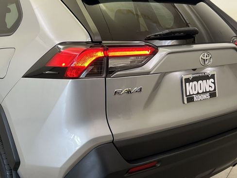 Used 2019 Toyota RAV4 LE w/ All Weather Liner Package AWD/4WD image 29