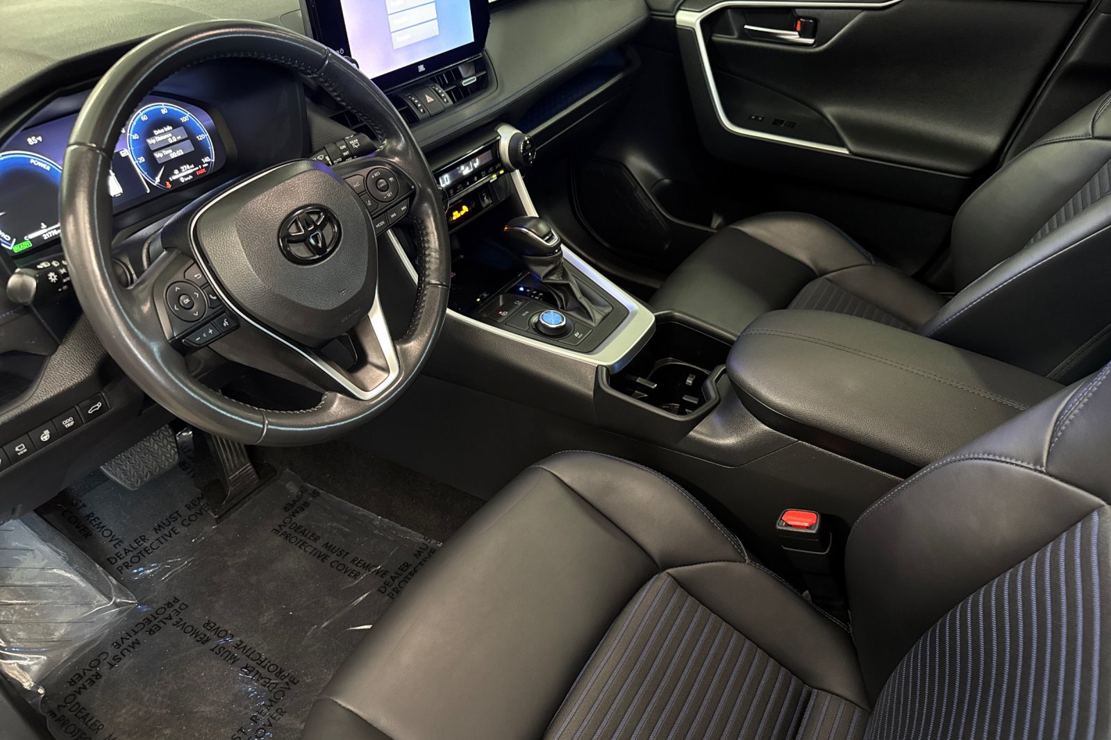 Used 2023 Toyota RAV4 XSE AWD/4WD image 11