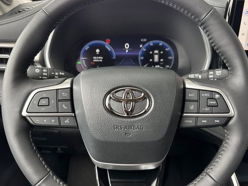 New 2026 Toyota Highlander Limited AWD/4WD image 26