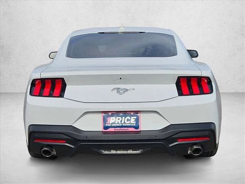Used 2024 Ford Mustang EcoBoost image 7