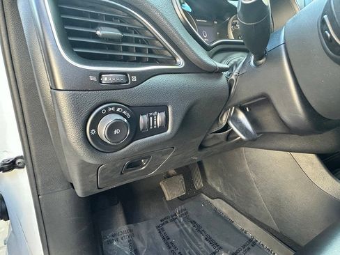 Used 2021 Jeep Cherokee Trailhawk w/ Trailer Tow Group AWD/4WD image 17
