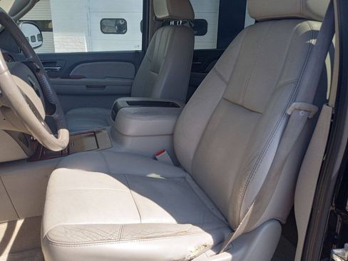 Used 2007 Chevrolet Avalanche LTZ w/ LTZ Preferred Equipment Group AWD/4WD image 10