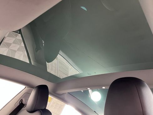 Used 2022 Tesla Model 3 Long Range AWD/4WD image 27