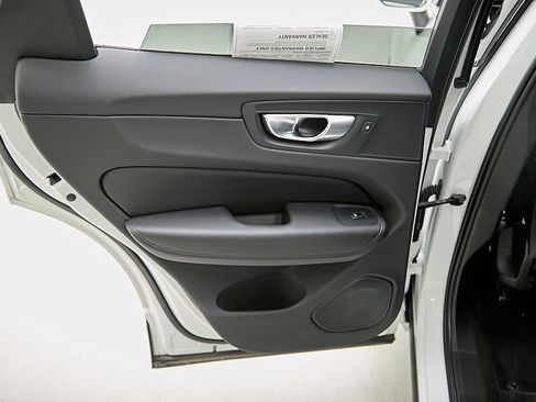 Certified 2023 Volvo XC60 T8 Plus image 18