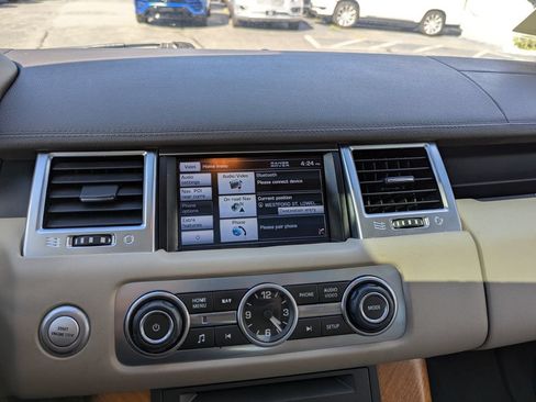 Used 2013 Land Rover Range Rover Sport HSE AWD/4WD image 19