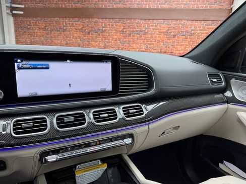 New 2025 Mercedes-Benz GLS 63 AMG 4MATIC image 17