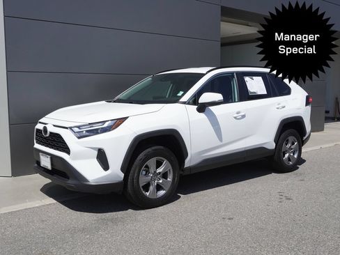 Used 2024 Toyota RAV4 XLE AWD/4WD image 3