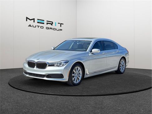 Used 2019 BMW 740i image 4