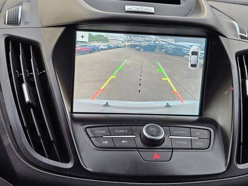 Used 2017 Ford Escape SE w/ Equipment Group 201A image 10