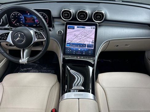 Used 2024 Mercedes-Benz C 300 Sedan image 4