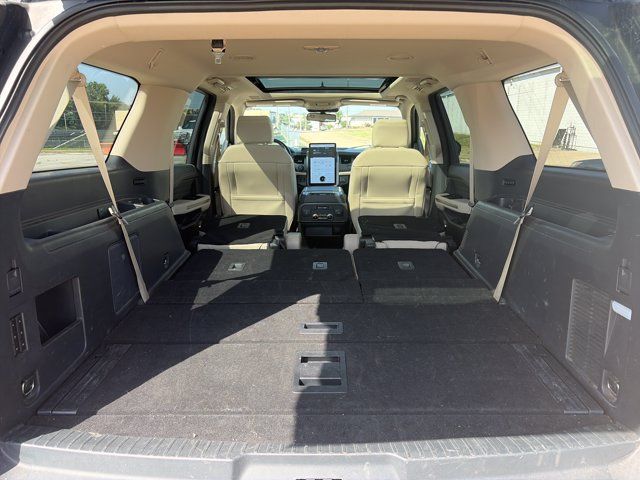 Used 2022 Ford Expedition Max Platinum AWD/4WD image 37