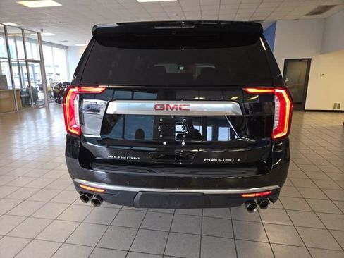 Used 2022 GMC Yukon XL Denali AWD/4WD image 7