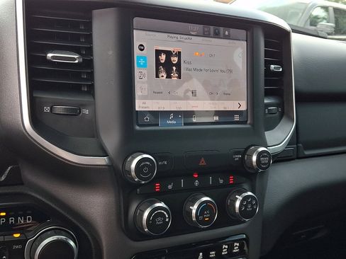 Used 2023 RAM 1500 Big Horn AWD/4WD image 28