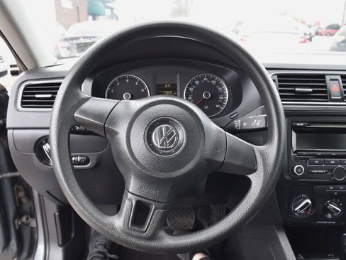 Used 2012 Volkswagen Jetta SE FWD image 16