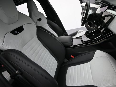 Used 2025 Land Rover Range Rover Sport SV Edition Two image 11