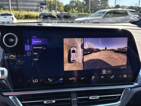 New 2026 Chevrolet Equinox EV LT image 19