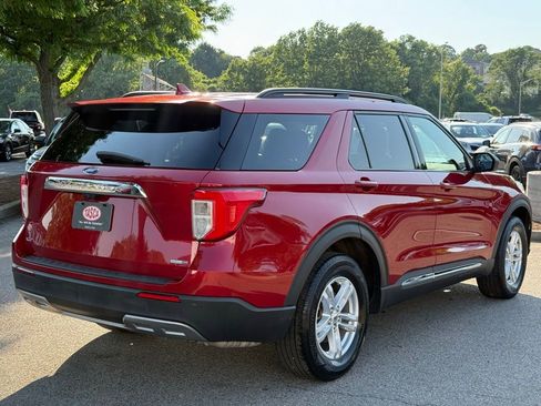 Used 2020 Ford Explorer XLT w/ Equipment Group 202A AWD/4WD image 8